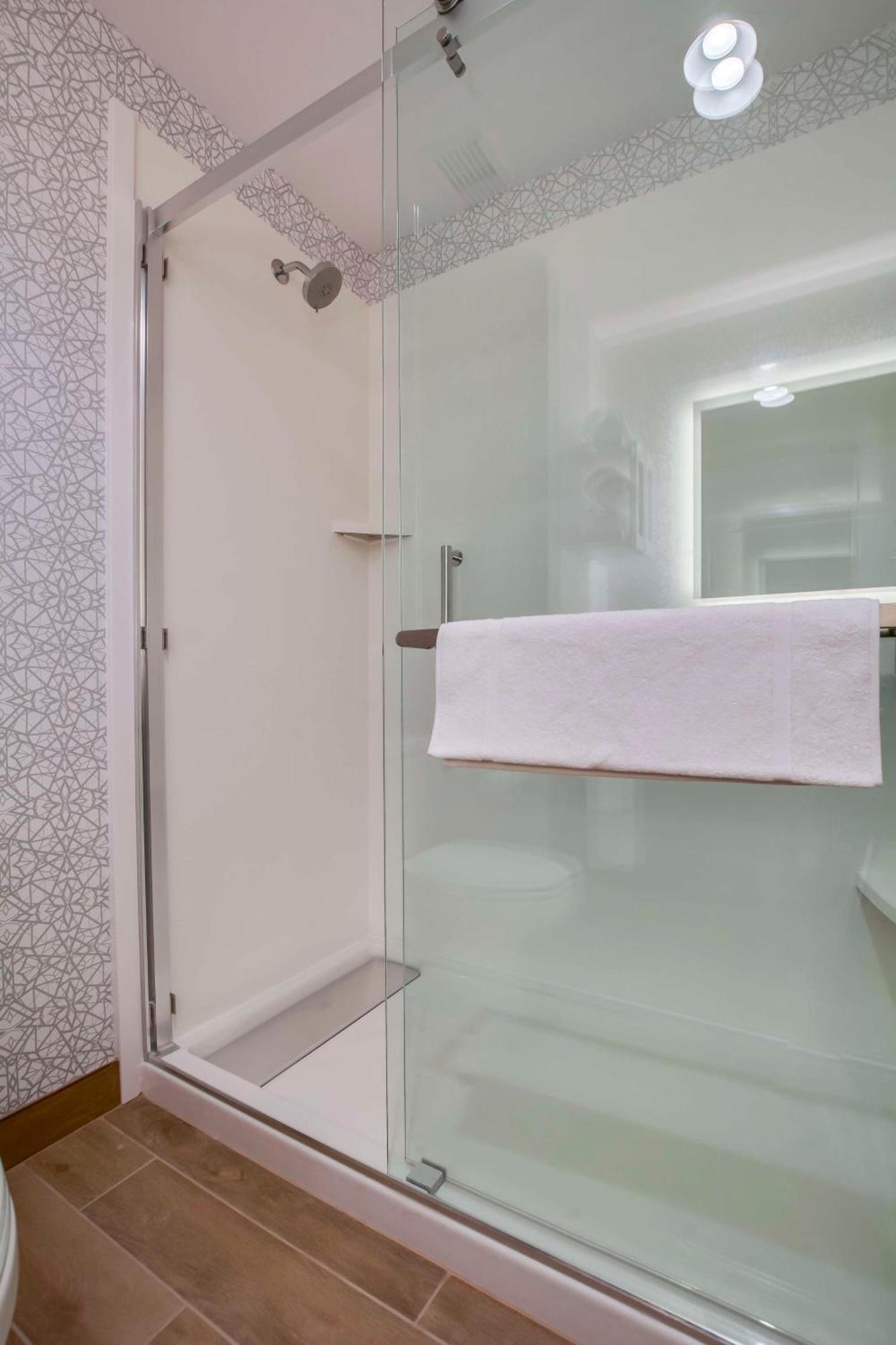 Hampton Inn & Suites By Hilton Louisville East Oxmoor Екстер'єр фото
